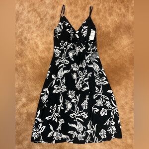 NWT Express Black & White Floral Dress | Spaghetti Strap V-Neck | Size XS